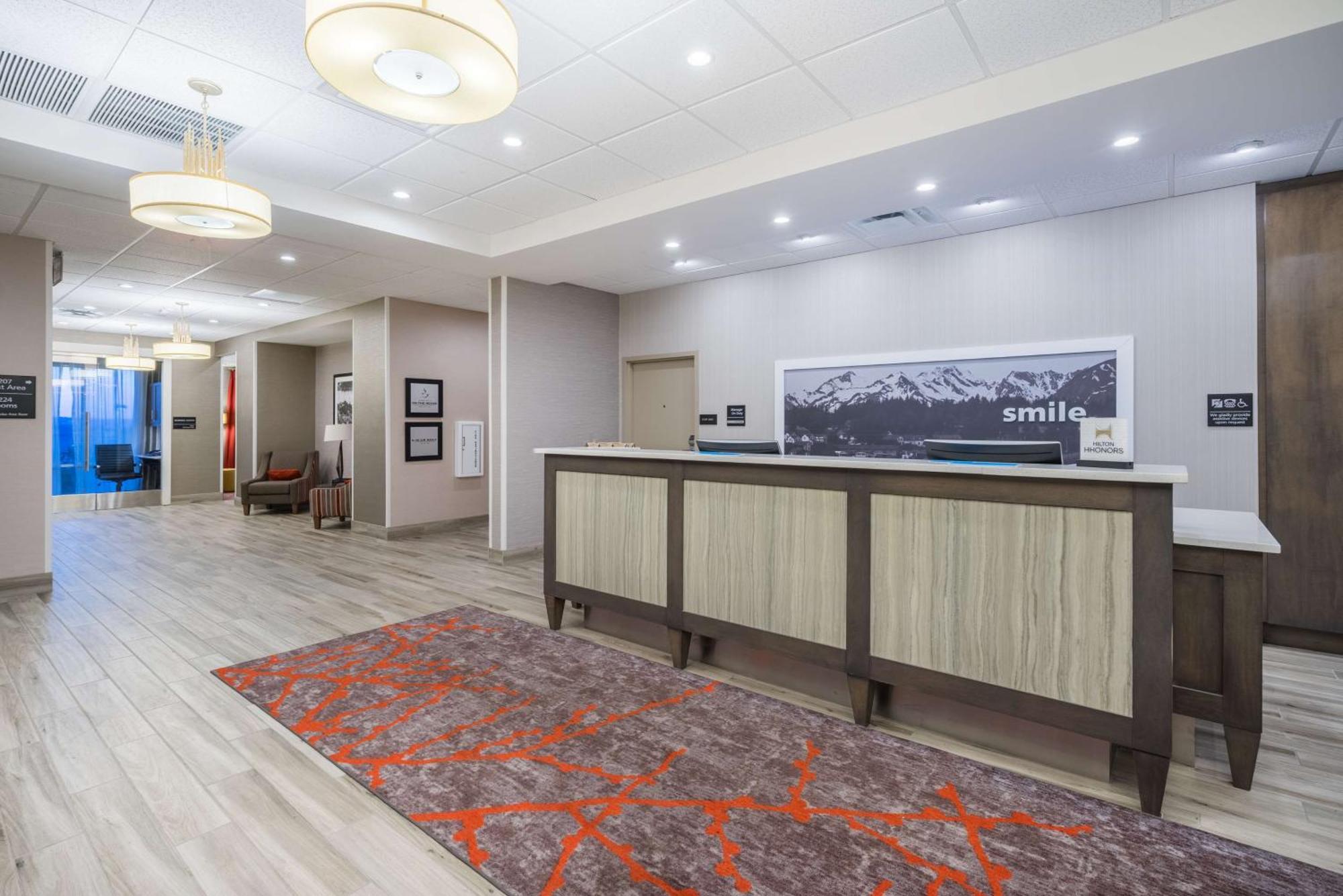 Hampton Inn By Hilton Oxford, Me Екстериор снимка